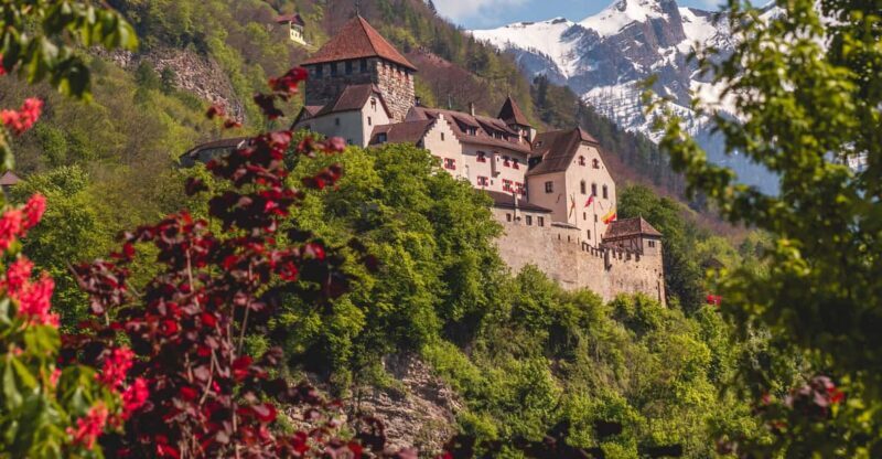 Vaduz: Surprise Walk of the city with a local - Authenticity and Guest Feedback