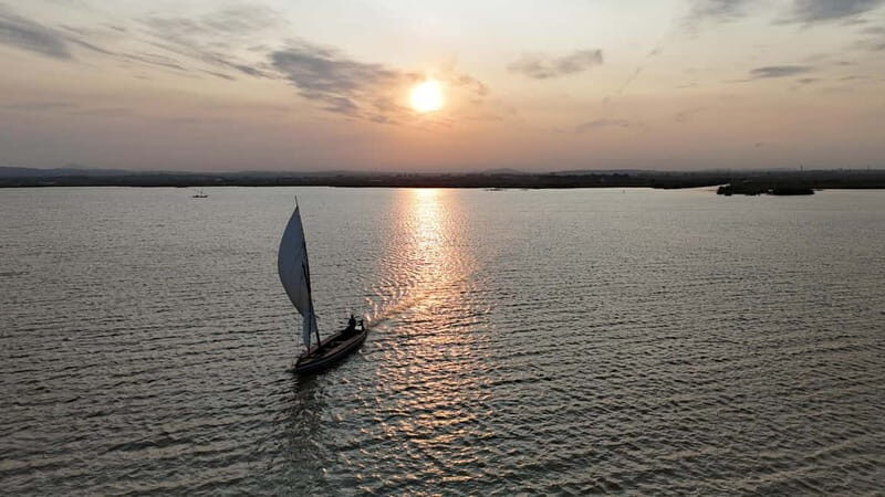 Valencia: Albufera Sunset on a sailboat with a Local Guide - A Closer Look at the Experience