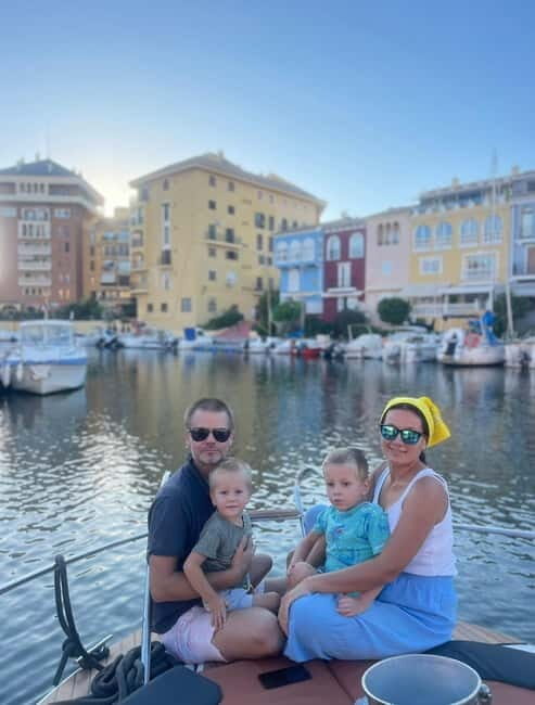 Valencia: Boat rental without license - Key Points