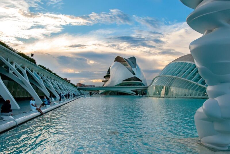 Valencia: Capture the most Photogenic Spots with a Local - Exploring Valencia’s Photogenic Highlights