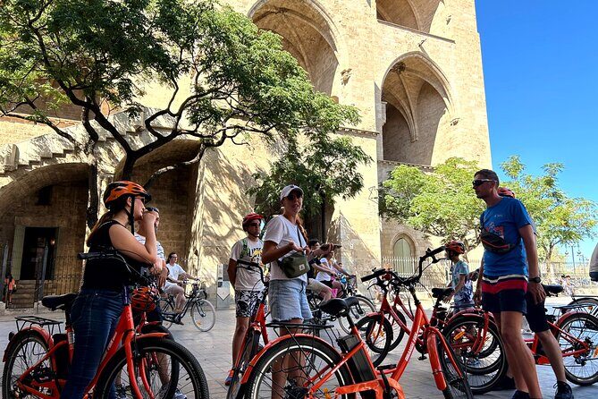 Valencia City Highlights in Guided Bike or E-Bike Tour - Exploring the Old Town and Green Spaces