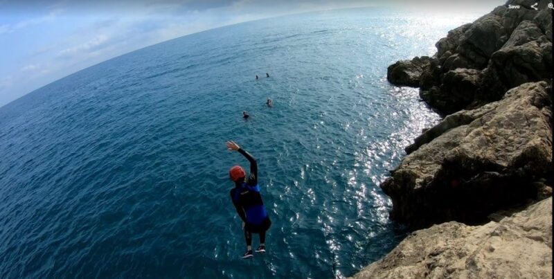 Valencia: Coasteering Adventure in Cullera Lighthouse - Why This Coasteering Tour Works