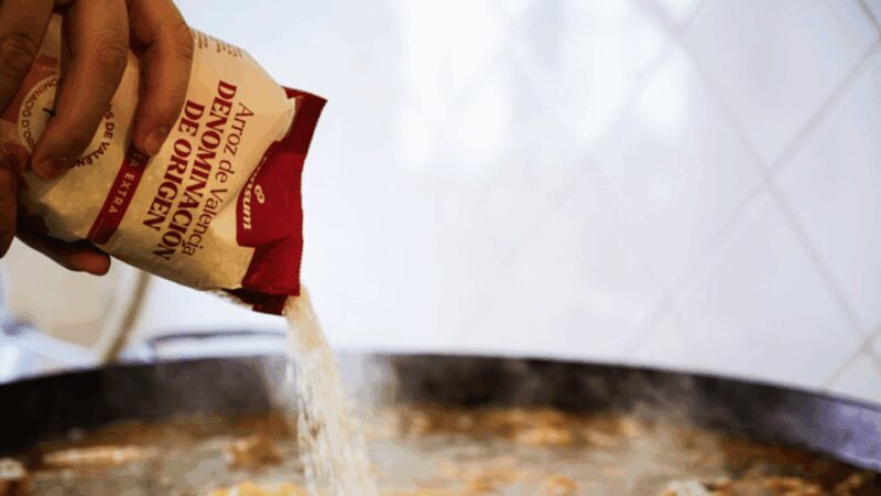 Valencia: cook your paella (with purchase at Russafa market) - Key Points