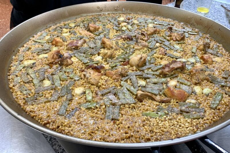 Valencia: Evening Guided Paella Workshop, Tapas, and Drinks - The Small Details That Make a Difference