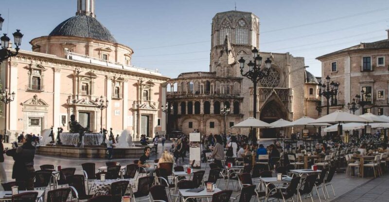 Valencia: Express Walk with a Local in 60 minutes - In-Depth Look at the Valencia Express Walk