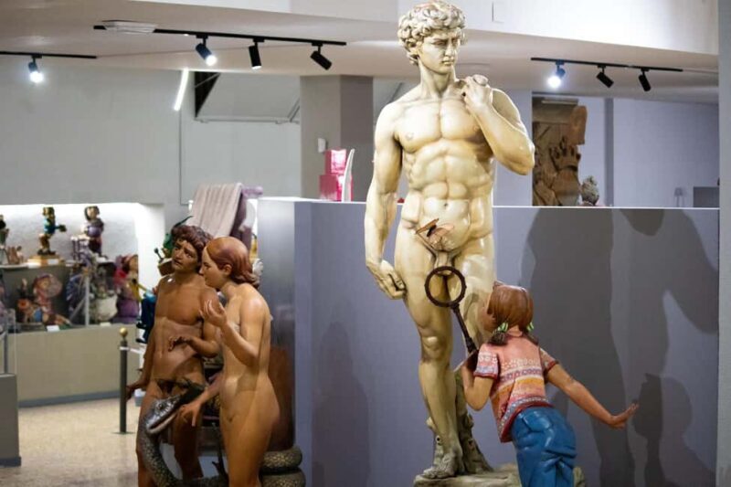 Valencia: Fallas theme tour with creative workshop - Key Points