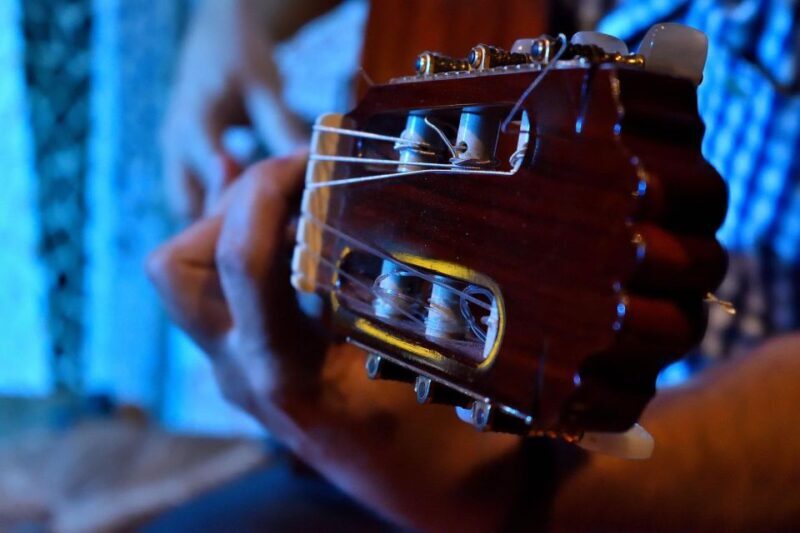 Valencia: Flamenco at Toro y La Luna with Drinks or Dinner - Accessibility and Practicalities