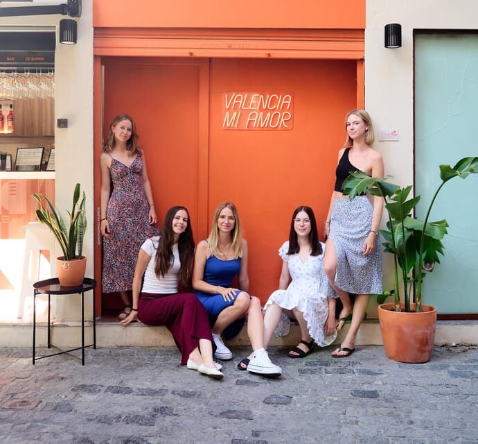 Valencia: Private photo shooting with pro photographer - Key Points