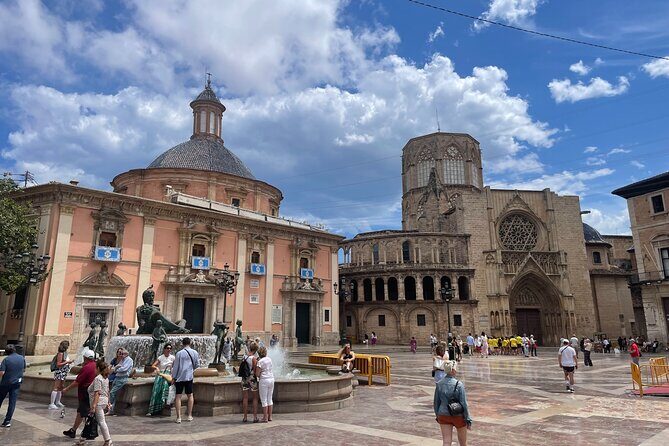 Valencia: Top 25 Highlights Guided Bike Tour - Key Points