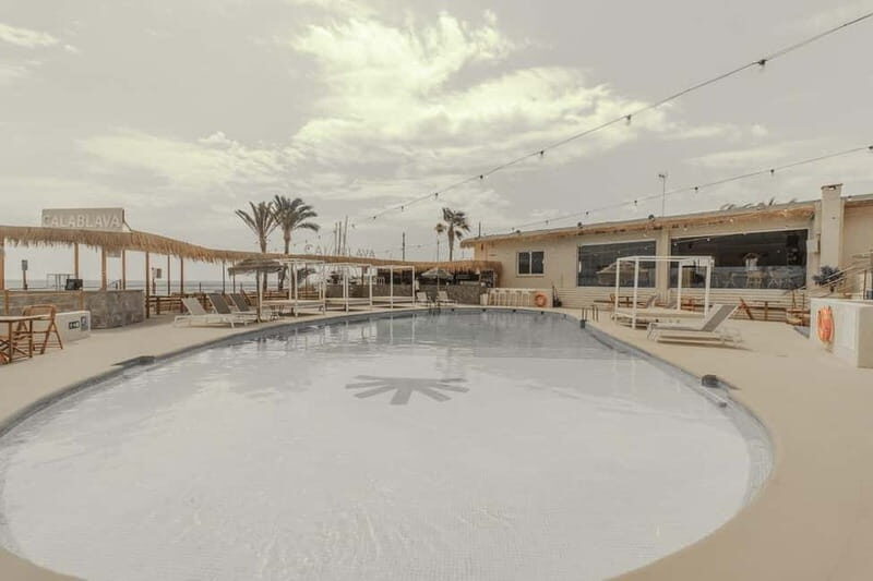 Valencia:Alquiler barco sin licencia PoblaFarnals+Beach Club - The Beach Club: Relaxing Post-Cruise