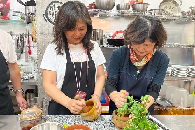 Valencian Paella Cooking Class, Tapas & Sangria - Evening - Who Should Book This Tour?