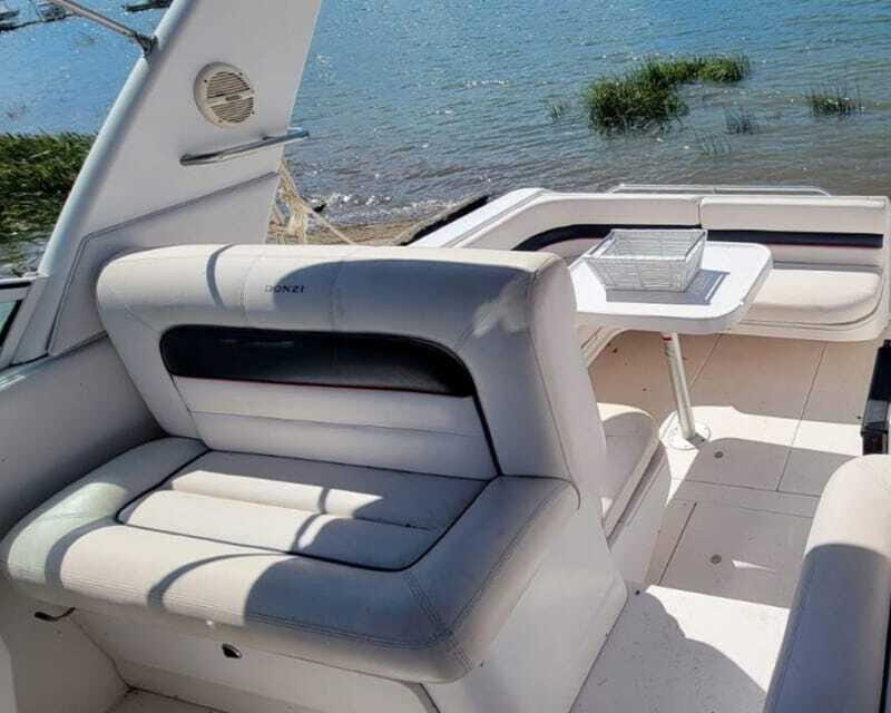 Valle de Bravo: 33 feet VIP Yacht Rental Experience - Analyzing the Value