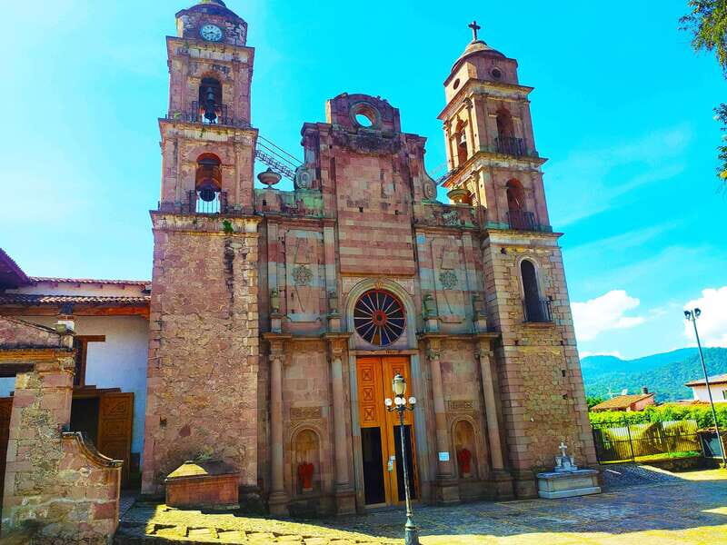 Valle de Bravo: Half-Day Guided City Tour by Van - Key Points