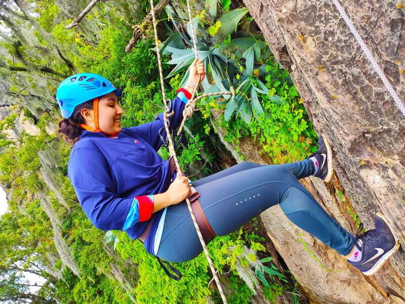 Valle de Bravo: Rappel over a viewpoint - Key Points