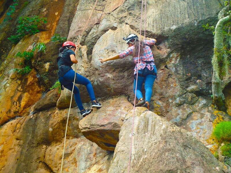 Valle de Bravo: Rappel over a viewpoint - The Sum Up