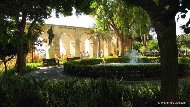 Valletta: Private Insider Walking Tour with Licensed Guide - Why Travelers Love This Tour