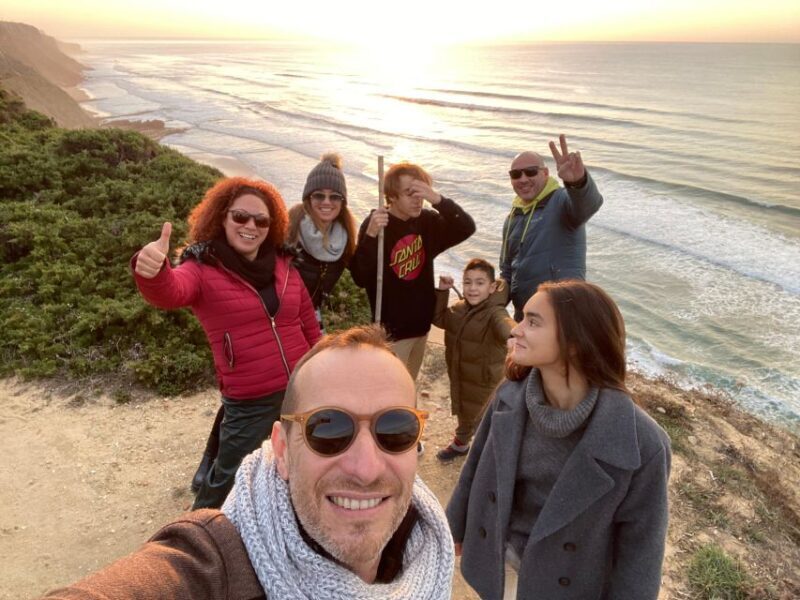 Van tour covering Lisbon highlights and Cascais&Sintra. - FAQs