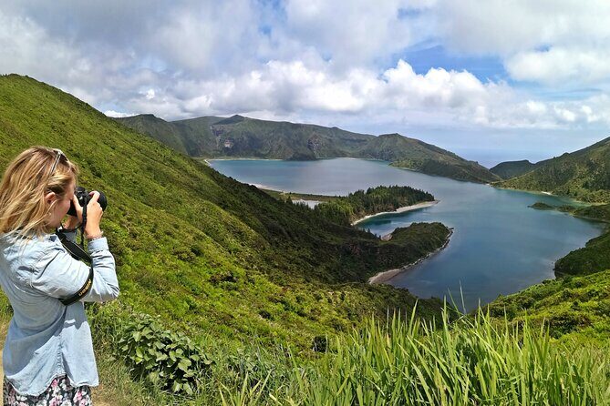 Van Tour Lagoa do Fogo - An In-Depth Look at the Van Tour Lagoa do Fogo