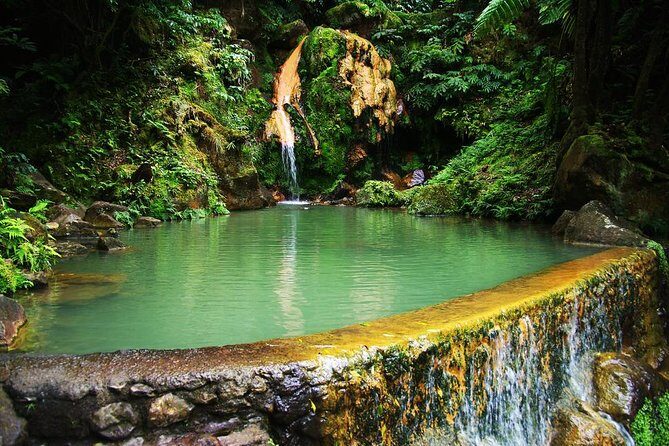 Van Tour Sete Cidades + Lagoa do Fogo Full-Day - Key Points