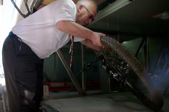 Vancouver Airport to-or-from Whistler by Express (One-Way) - Who Should Consider This Service?