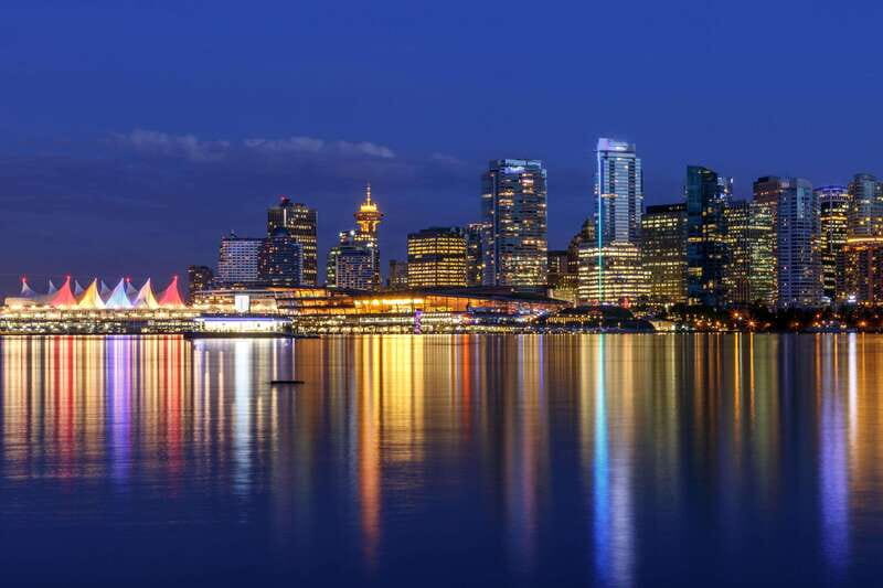 Vancouver: Attractions by Twilight Guided Tour with Dinner - Who Should Consider This Tour?