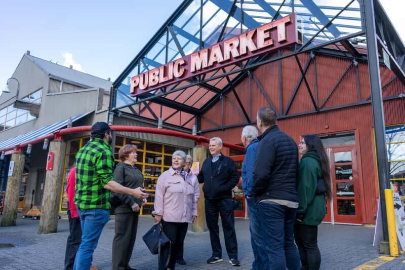 Vancouver: City Highlights & Vancouver Lookout Tour - Transportation & Group Size