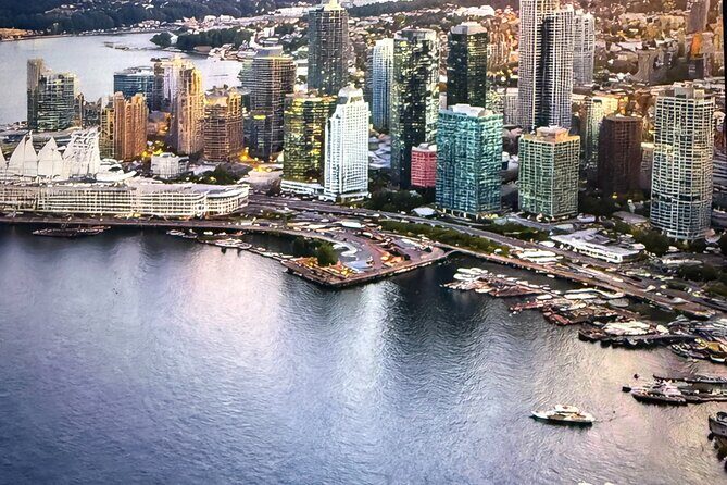 Vancouver City Photoshoot Tour with Capilano Bridge & Dinner - Key Points