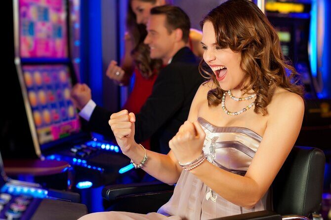 Vancouver Evening 4 Hours Tour with Night Life Attractions Private - FAQ