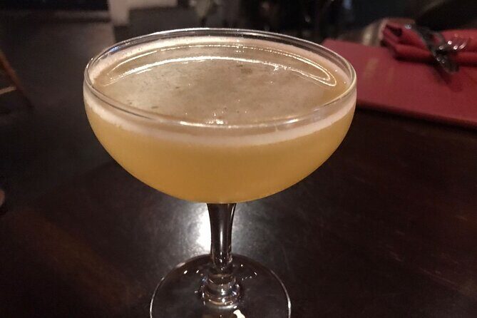 Vancouver Food Tour with 6 Tastings of Sushi, Poutine, Chocolate - Guides: Knowledge, Enthusiasm, and Local Tips