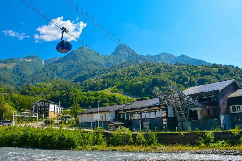 Vancouver: Grouse Mountain Express Tour with Skyride - Key Points