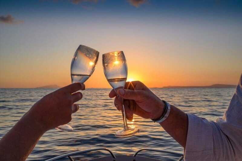 Vancouver: Sunset Boat Cruise with Complementary Bubbly - The Overall Value