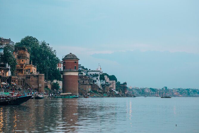 Varanasi Landmark Evening City Tour - Aarti, Boating & Witnessing the GOD - Key Points