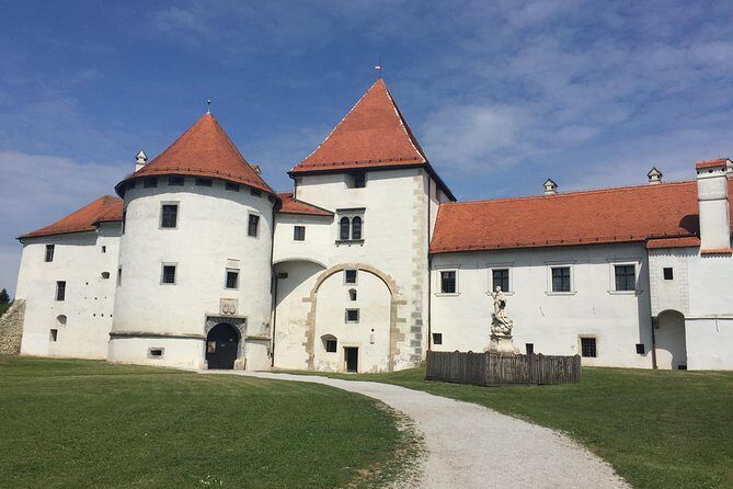 Varazdin Baroque Town & Trakoscan Castle, Small Group from Zagreb - FAQ