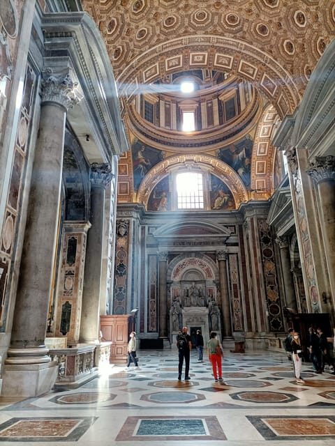Vatican City: St. Peter's Basilica Audio Tour - Key Points