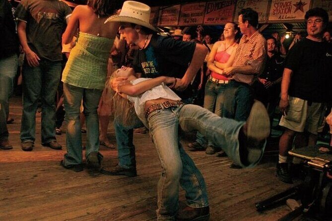 Vegas Country Bar Crawl: Party Bus & Drinks Included - The Details: Transportation, Venues, and Activities