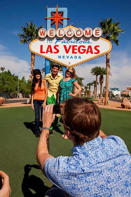Vegas Explorer: Hop-On Hop-Off Adventure at Your Own Pace - An Honest Look at the Vegas Explorer Hop-On Hop-Off Tour