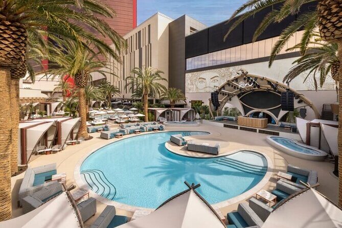 Vegas Nightclub Life : Ultimate Night Out Free Drinks/Party Bus - Vegas Nightclub Life: Ultimate Night Out Free Drinks/Party Bus – A Detailed Review