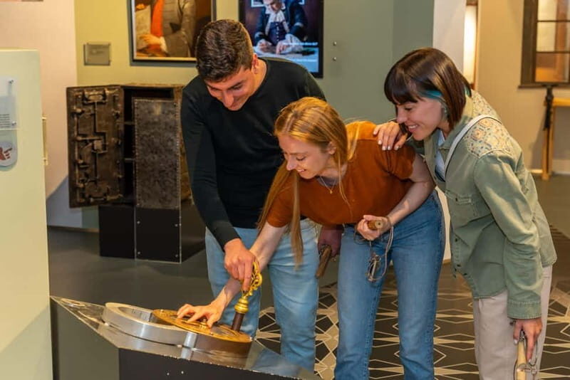 Velbert: Admission ticket to the German Castle and Fittings Museum - Exploring the Museum: What You Can Expect