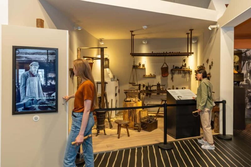 Velbert: Combo ticket for the German Castle and Fittings Museum - Exploring the Permanent Exhibition