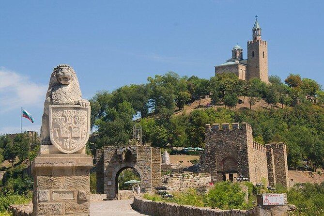 Veliko Tarnovo and Arbanasi Tour from Sofia - Key Points