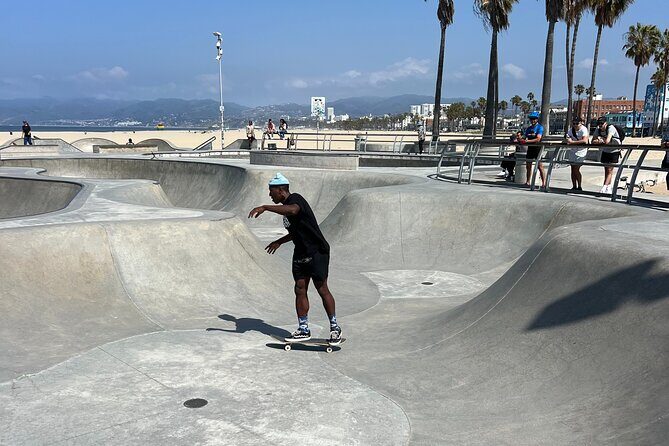 Venice and Santa Monica French Bicycle Tour - Detailed Breakdown of the Itinerary