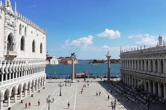 Venice from Rome: Private Day Trip by train with Islands Tour - Discovering the Details of This Venice Day Trip