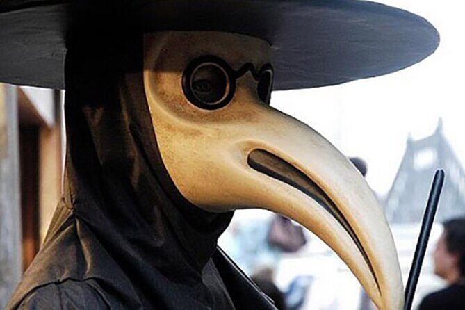 Venice: Ghosts and Legends Evening Private Walking Tour - Detailed Breakdown of the Itinerary