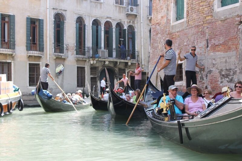 Venice: Grand Canal by Gondola with Live Commentary - An In-Depth Look at the Tour