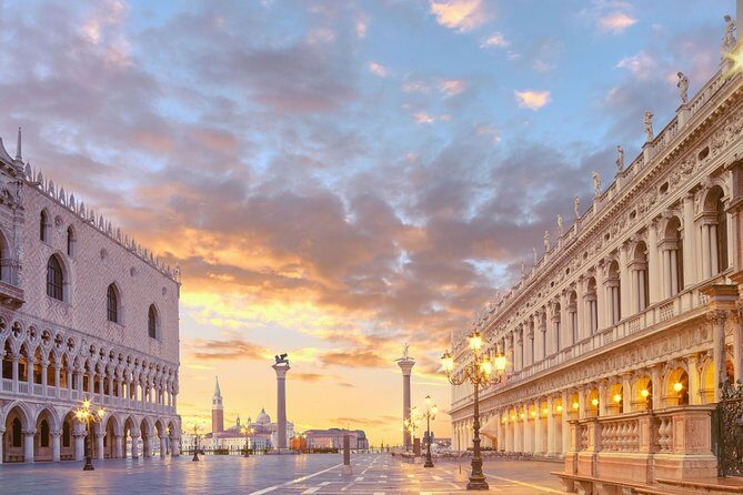 Venice Hidden Gems and Secrets Tour with a Local in Small Group - Analyzing the Experience