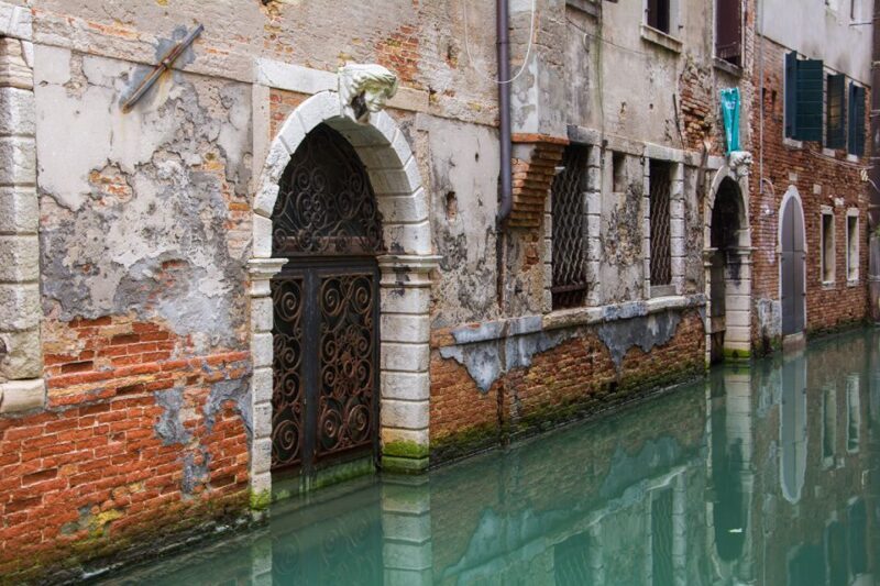 Venice: Morning Walking Tour - Group Size and Atmosphere