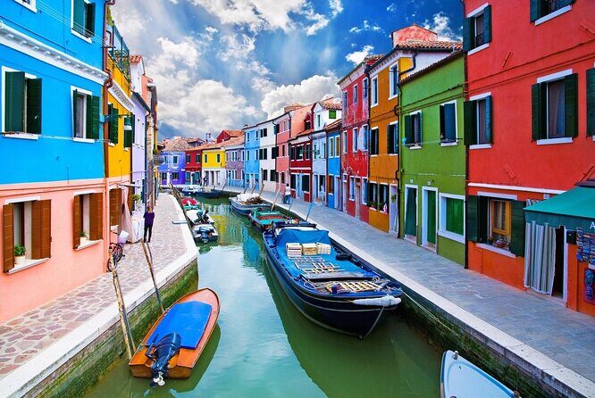 Venice: Murano & Burano Private Tour with Boat & Glass Blowing - Key Points