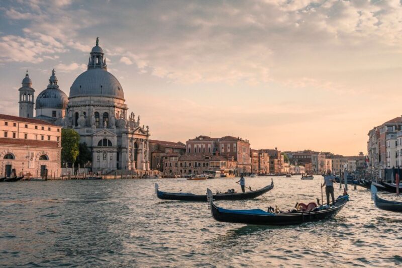 Venice : Private Custom Walking Tour With A Local Guide - Key Points