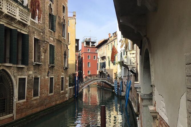 Venice Private Tour for Families with Gondola Ride - Murano Glass-Blowing Demonstration