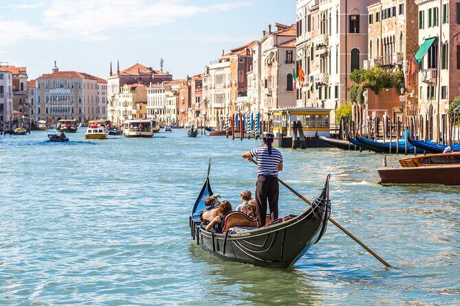 Venice Shared Gondola Ride: 30 Minutes through Grand Canal - Who Is This Tour Best Suited For?